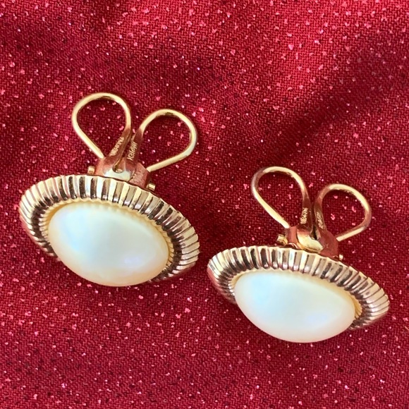 Vintage Napier Clip On Round Golden and Cream Earrings - Picture 4 of 4
